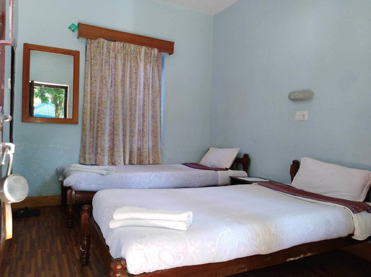 Yeti Guest House Покхара Екстер'єр фото