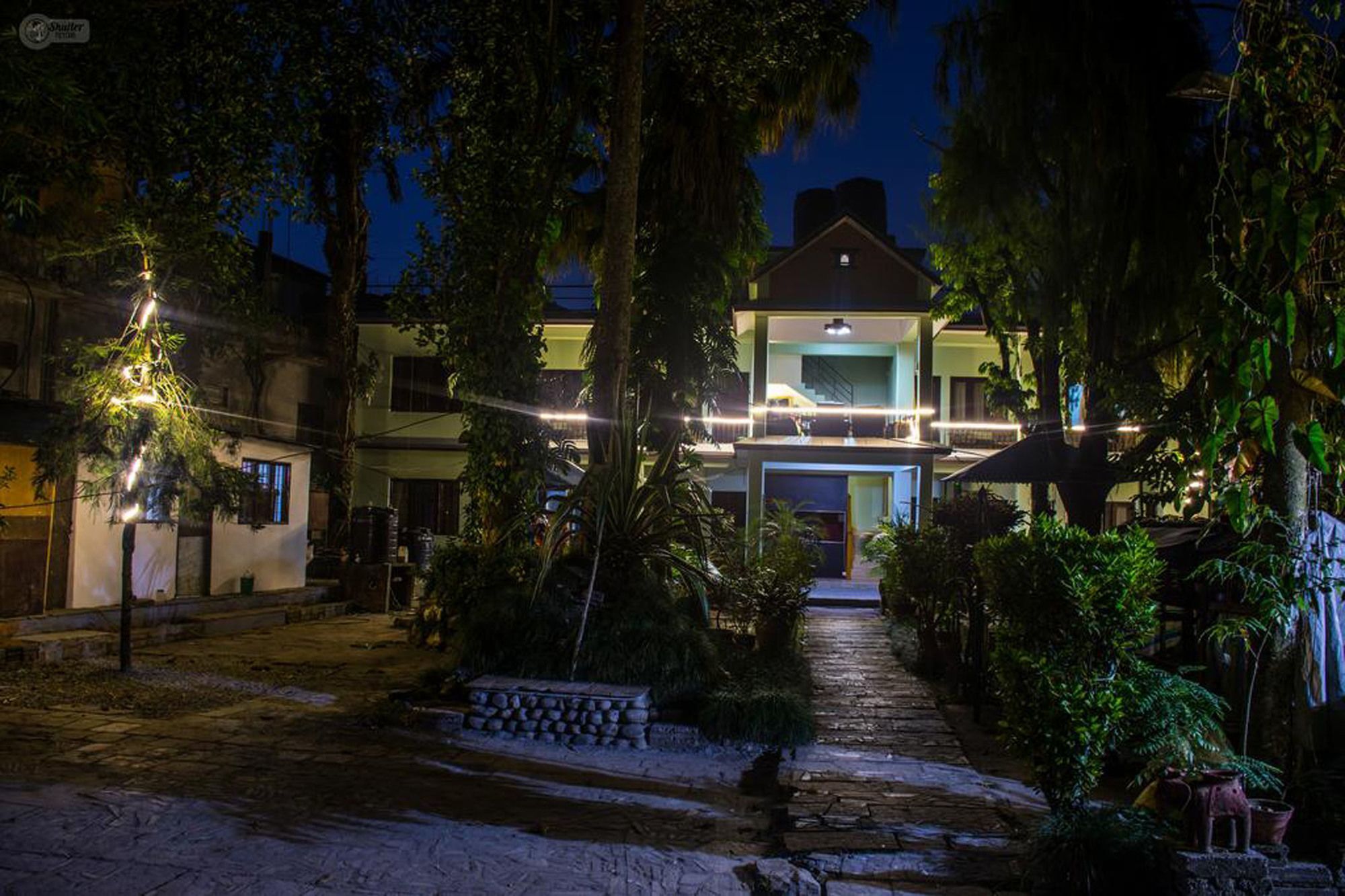 Yeti Guest House Покхара Екстер'єр фото