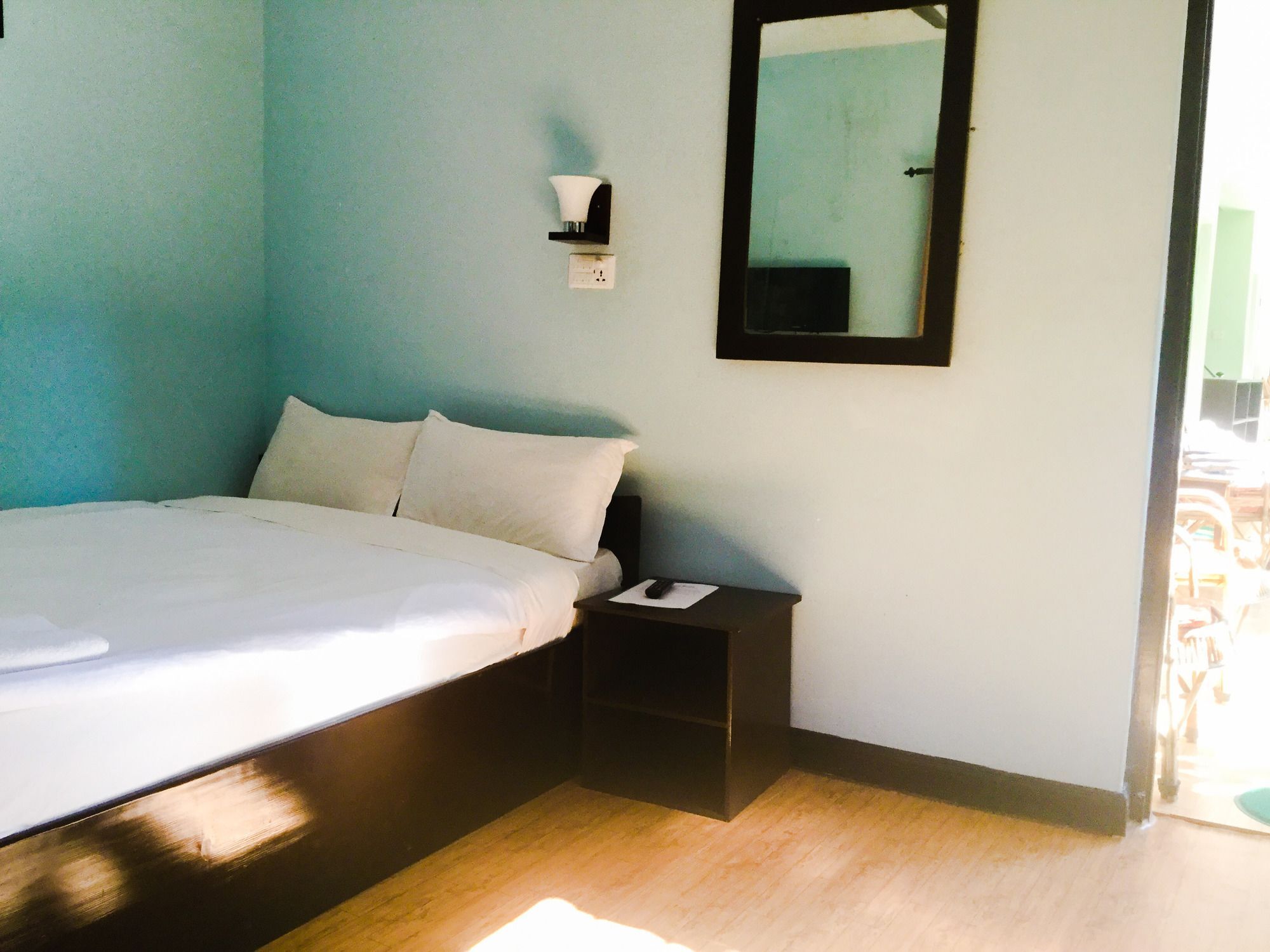 Yeti Guest House Покхара Екстер'єр фото