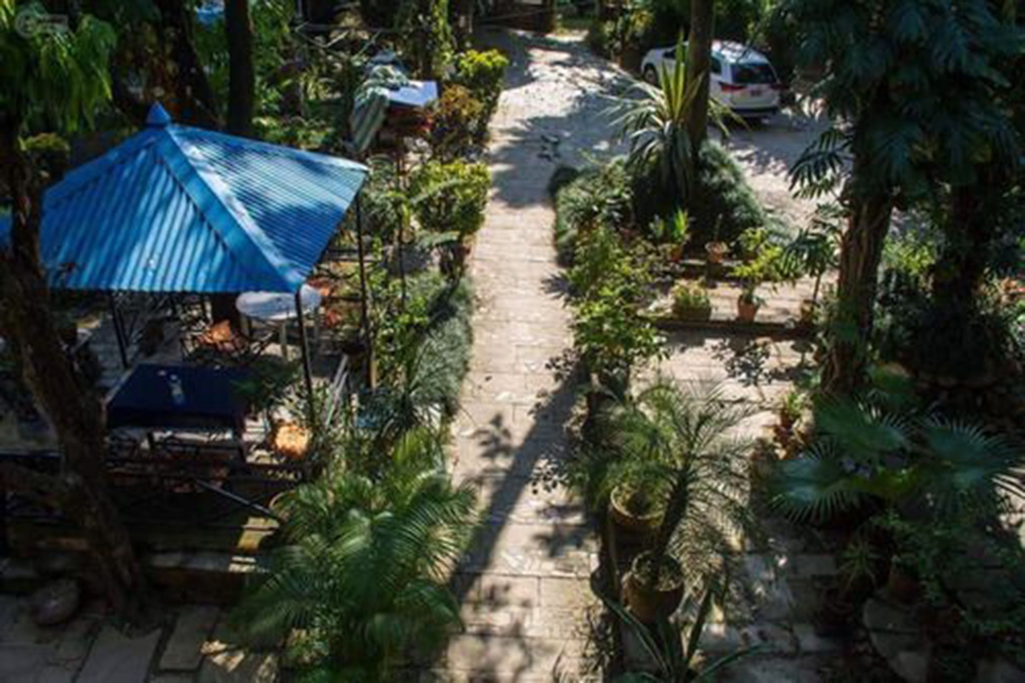 Yeti Guest House Покхара Екстер'єр фото
